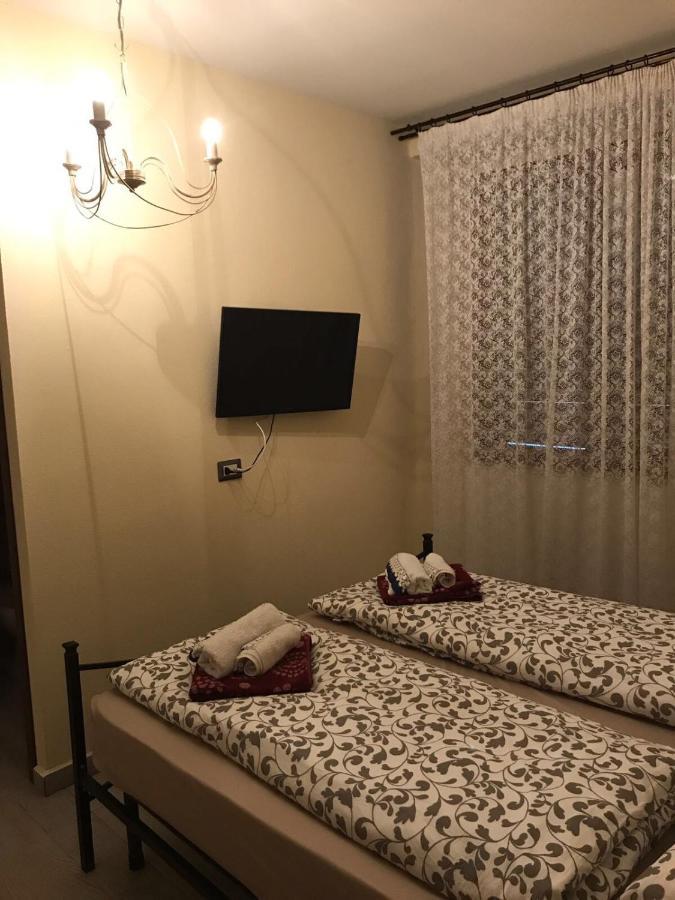 Juan Shabby House B&B Сініскола Екстер'єр фото
